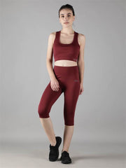 Waylene wine color tracksuit with capri tights, front view on model